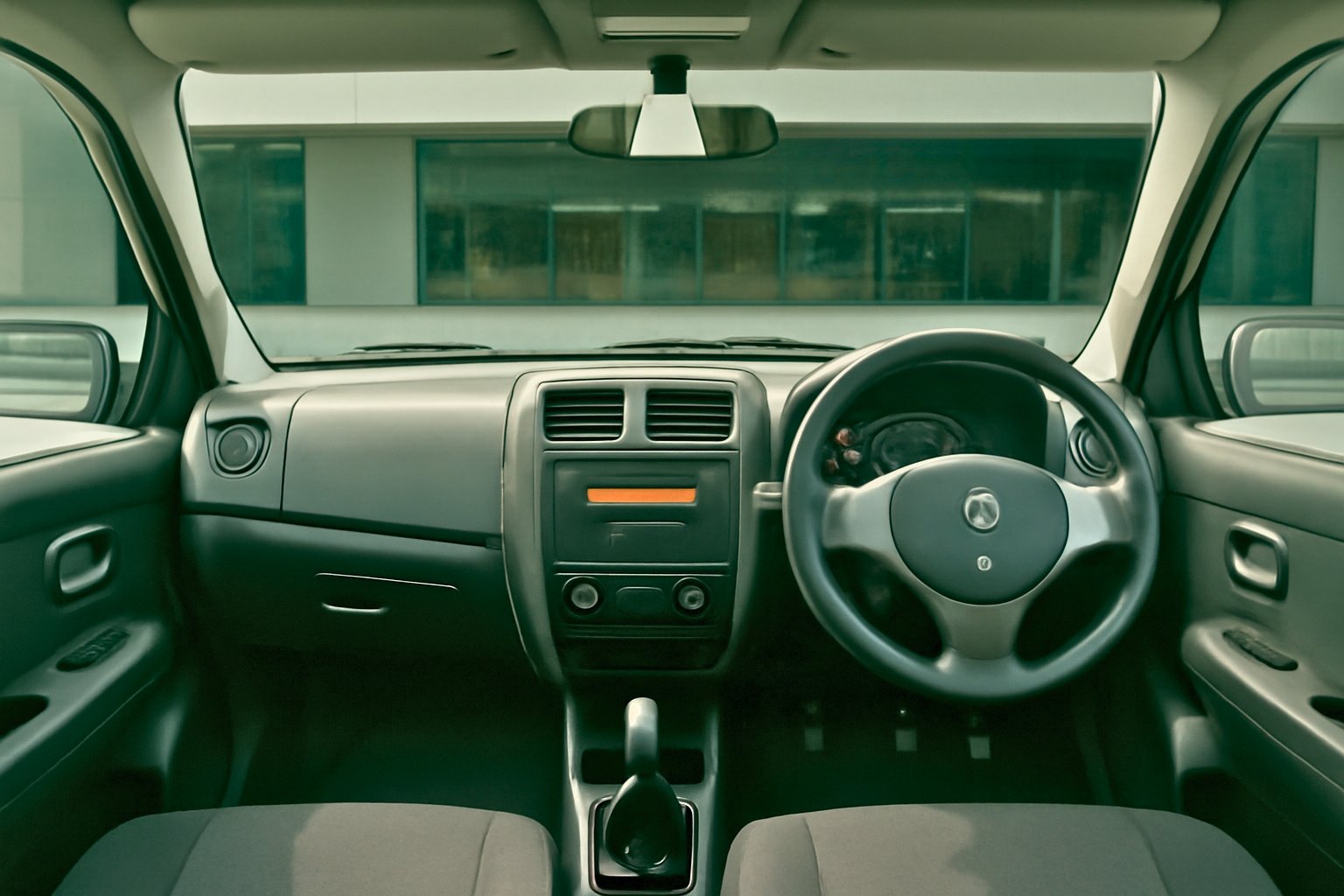 
								Maruti 800 White 1999 full									