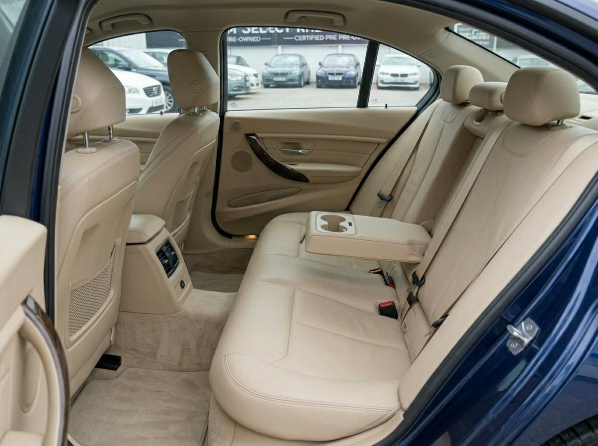 
								BMW 320d Blue 2015 full									