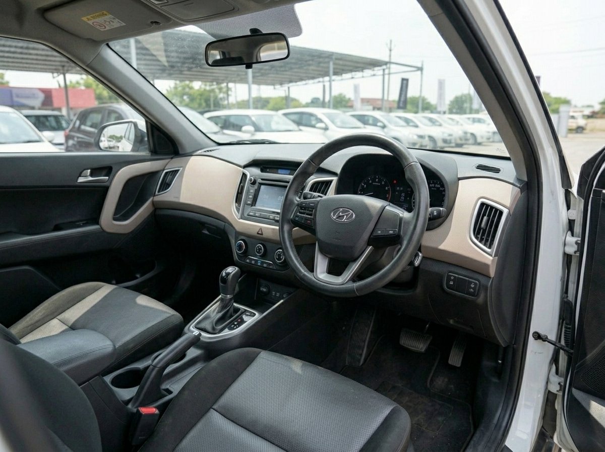
								Hyundai Create White 2019 full									