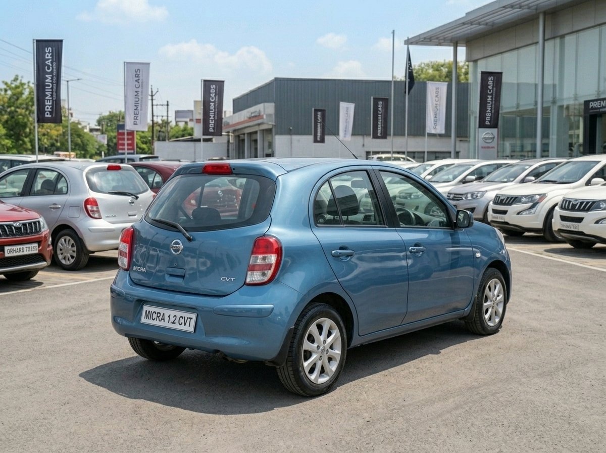 
								Nissan Micra Blue 2015 full									