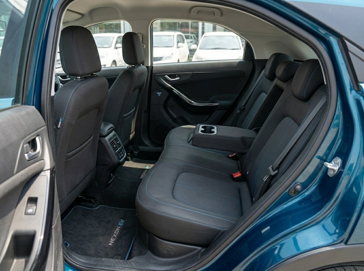 
								Tata Nexon Blue 2022 full									